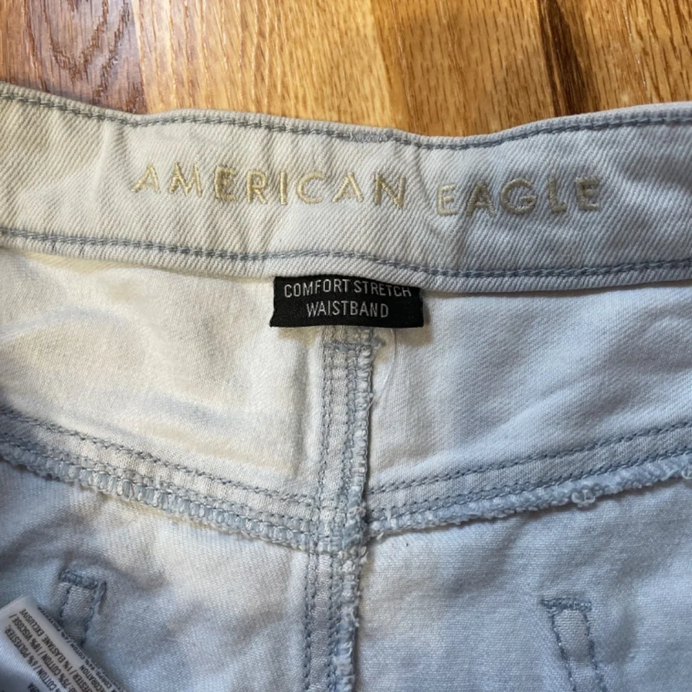 Women 14 American Eagle Distressed Tie Dye Jean Shorts Cut off Comfort Stretch W - Picture 4 of 5